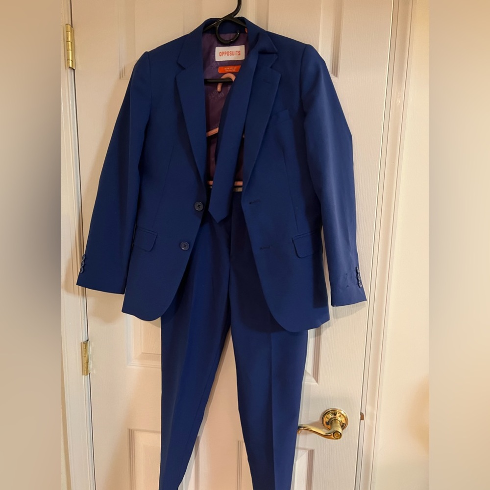 Boys Blue Suit w/clip on tie